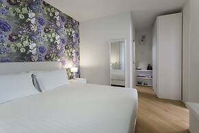 Embassy Aparthotel