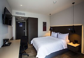 Hampton by Hilton David