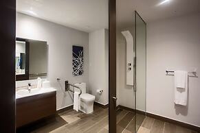 Hampton by Hilton David