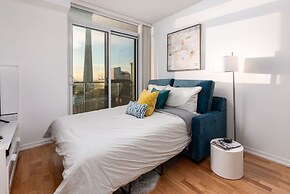 Elegant & Modern 2-bedroom Condo