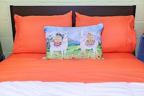 Colourful 2-bedroom Apartment