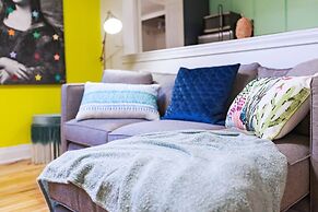 Colourful 2-bedroom Apartment