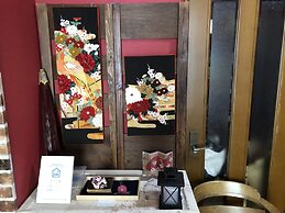 Happy Closet & Wasamon Hostel