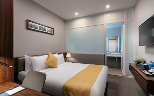 Golden Season Hotel