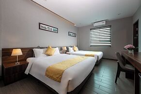 Golden Season Hotel