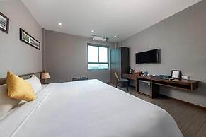 Golden Season Hotel