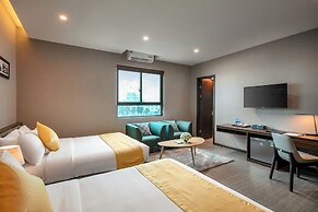 Golden Season Hotel