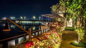 The B Resort
