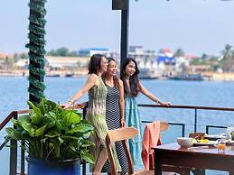 The B Resort