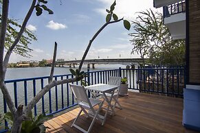 The B Resort