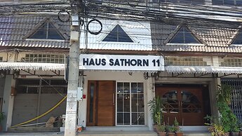 Haus Sathorn 11 Bed & Breakfast