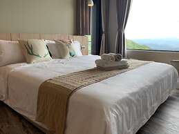 TWO Easy Inn