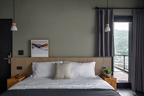 TWO Easy Inn