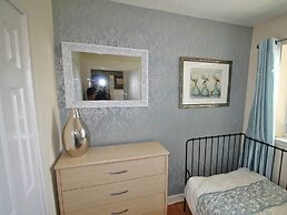 Balcony Apartment - Spacious 2 Large Beds