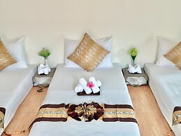 Iris palace