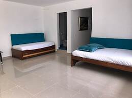Paradise Lake Hotel