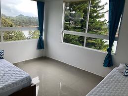 Paradise Lake Hotel