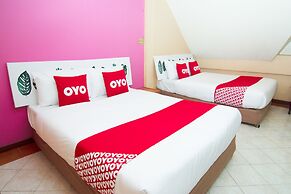 OYO 534 Phasuk Hotel