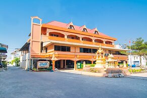 OYO 534 Phasuk Hotel