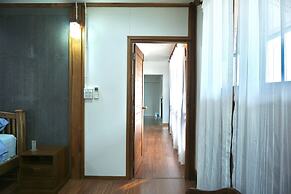 Tha Ma-O Bouteak Homestay