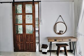 Tha Ma-O Bouteak Homestay