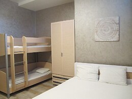 Apartment on Bulvar Nadezhd St. 6-3