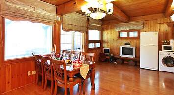 Muju Naos Pension