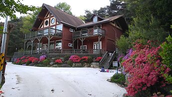 Muju Naos Pension