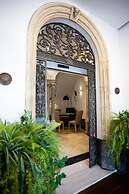 Plazuela del Carbón Suites