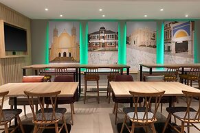 Hampton by Hilton London Ealing