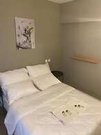 King Koresh Hotel