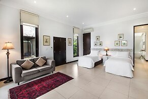 Villa Pantai Karang