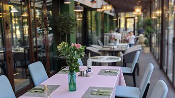 Kazzhol Park Hotel