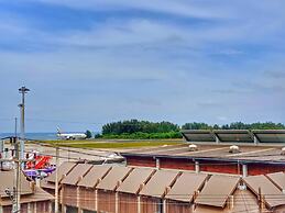 Louis' Runway View Hotel