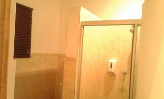 D & H Guesthouse
