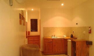 D & H Guesthouse