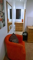 D & H Guesthouse