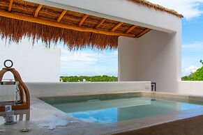 KA'A New Penthouse Private Rooftop Pool