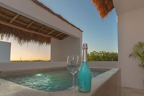 KA'A New Penthouse Private Rooftop Pool