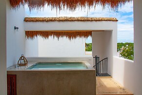 KA'A New Penthouse Private Rooftop Pool