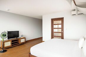HA Ocean Front Hotel and Apartment