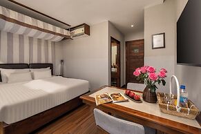 HA Ocean Front Hotel and Apartment