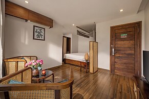 HA Ocean Front Hotel and Apartment