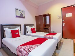 OYO 89782 Ranau City Inn