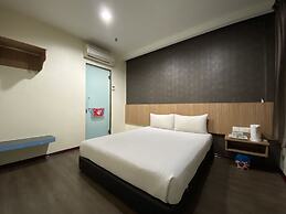 OYO 89752 7 Days Express Hotel