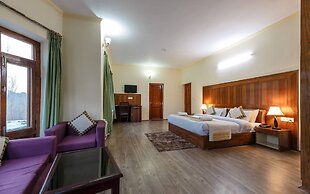Reenam Hotel