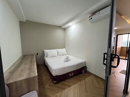 P&L Apartment