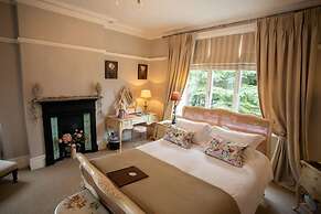 Treherne House & The Malvern Retreat