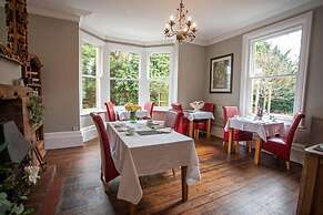 Treherne House & The Malvern Retreat