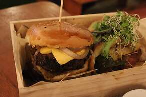 Modo Hostel Resto Bar